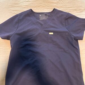 FIGS woman’s scrub set